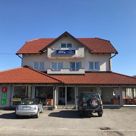 Hotel Sobe Sky Fužine Esterno foto